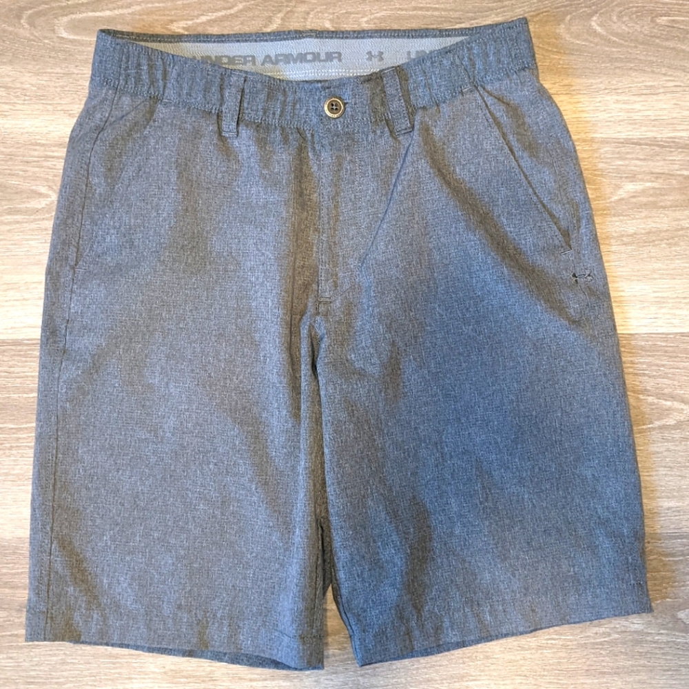 Under Armour Heat Gear men's 32 light grey shorts